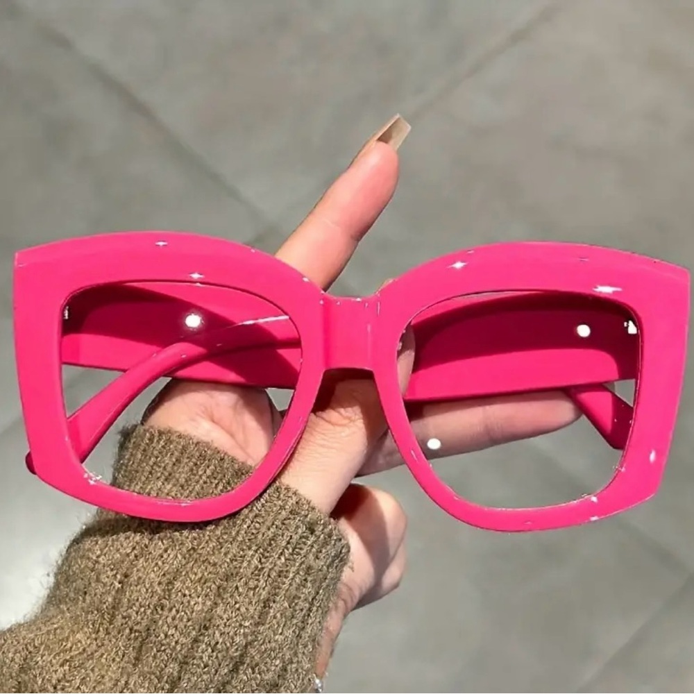 Oversized pink fashion glasses